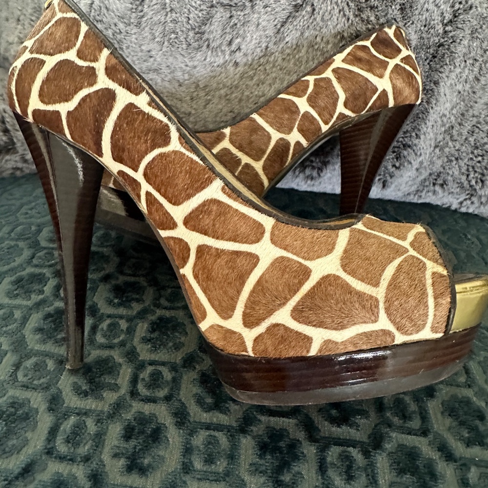 Michael Kors Peep Toe Heels - Picture 7 of 7